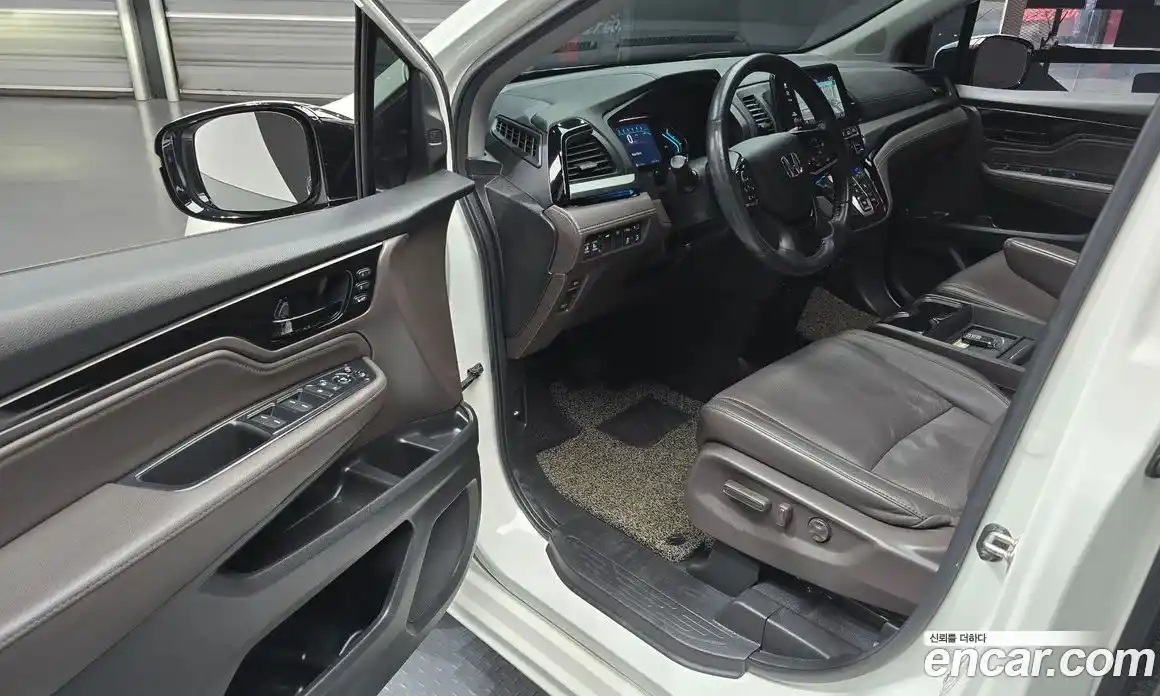 Honda Odyssey 2018 3.5 Автомат в Москве № 170556, фото 15