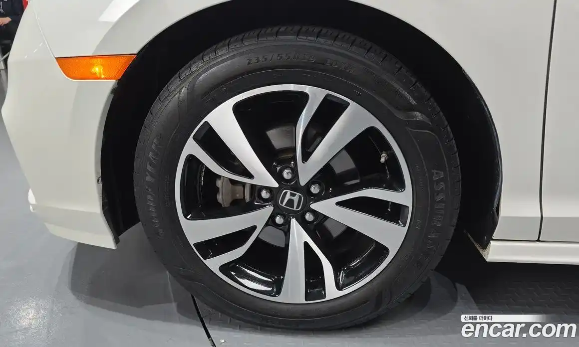 Honda Odyssey 2018 3.5 Автомат в Москве № 170556, фото 16