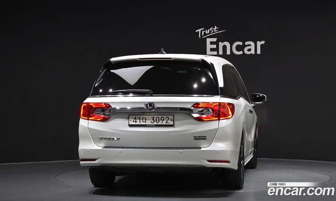 Honda Odyssey 2018 3.5 Автомат в Москве № 170556, фото 7