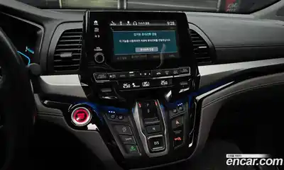 Honda Odyssey 2018 3.5 Автомат в Москве № 170556, миниатюра 8