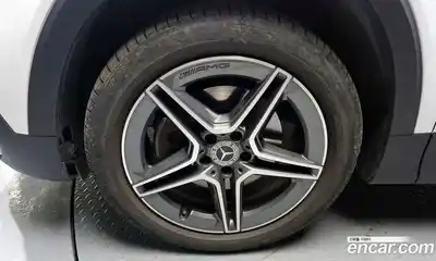 Mercedes-Benz GLB-Class 2023 2.0 Автомат в Москве № 179583, миниатюра 2