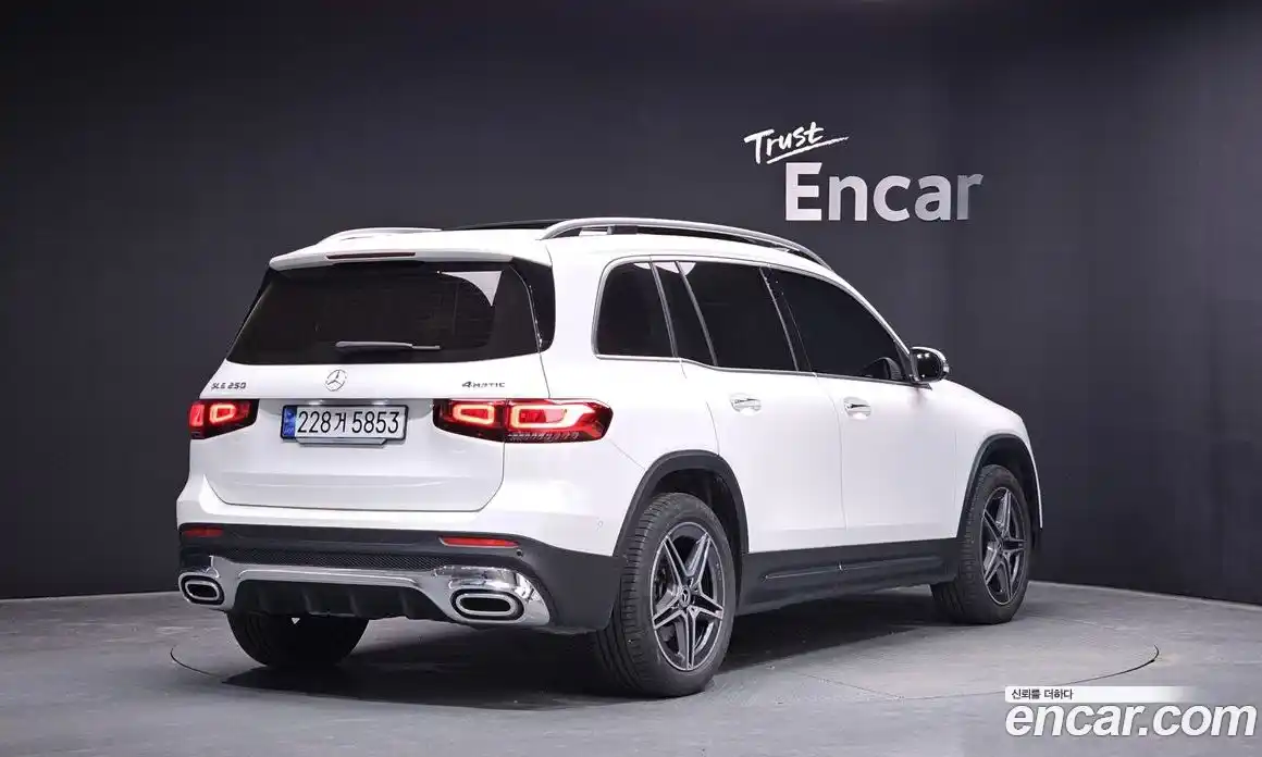 Mercedes-Benz GLB-Class 2023 2.0 Автомат в Москве № 179583, фото 6