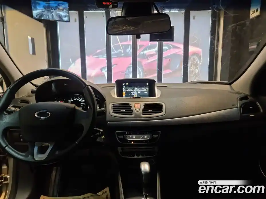 Renault SM3 2010 1.6 Автомат в Москве № 186329, фото 19