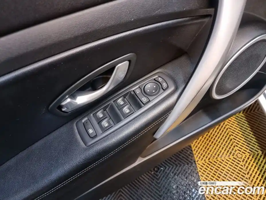 Renault SM3 2010 1.6 Автомат в Москве № 186329, фото 9