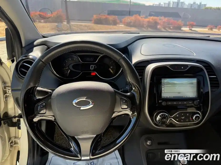 Renault QM3 2014 1.5 Автомат в Москве № 186688, фото 9