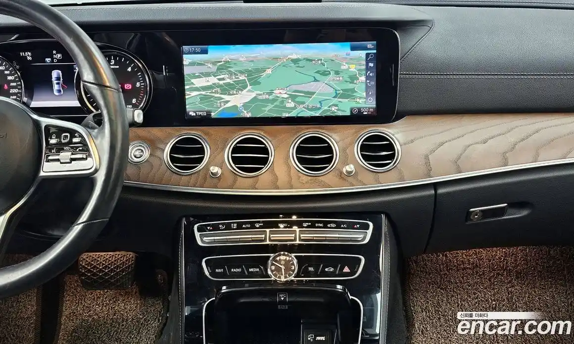 Mercedes-Benz E-Class 2019 1.9 Автомат в Москве № 194203, фото 20