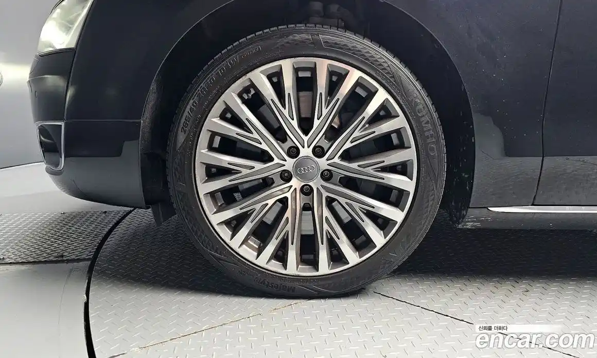 Audi A8 2011 6.3 Автомат в Москве № 196598, фото 5