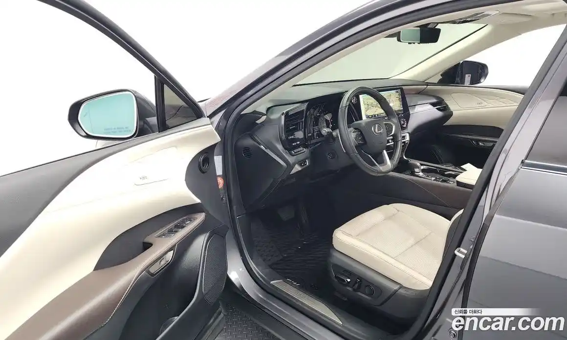 Lexus RX 2024 2.5 Автомат в Москве № 198758, фото 14