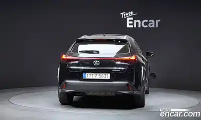 Lexus UX 2024 2.0 Автомат в Москве № 198892, миниатюра 3