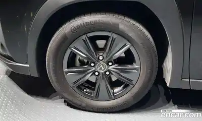 Lexus UX 2024 2.0 Автомат в Москве № 198892, миниатюра 7