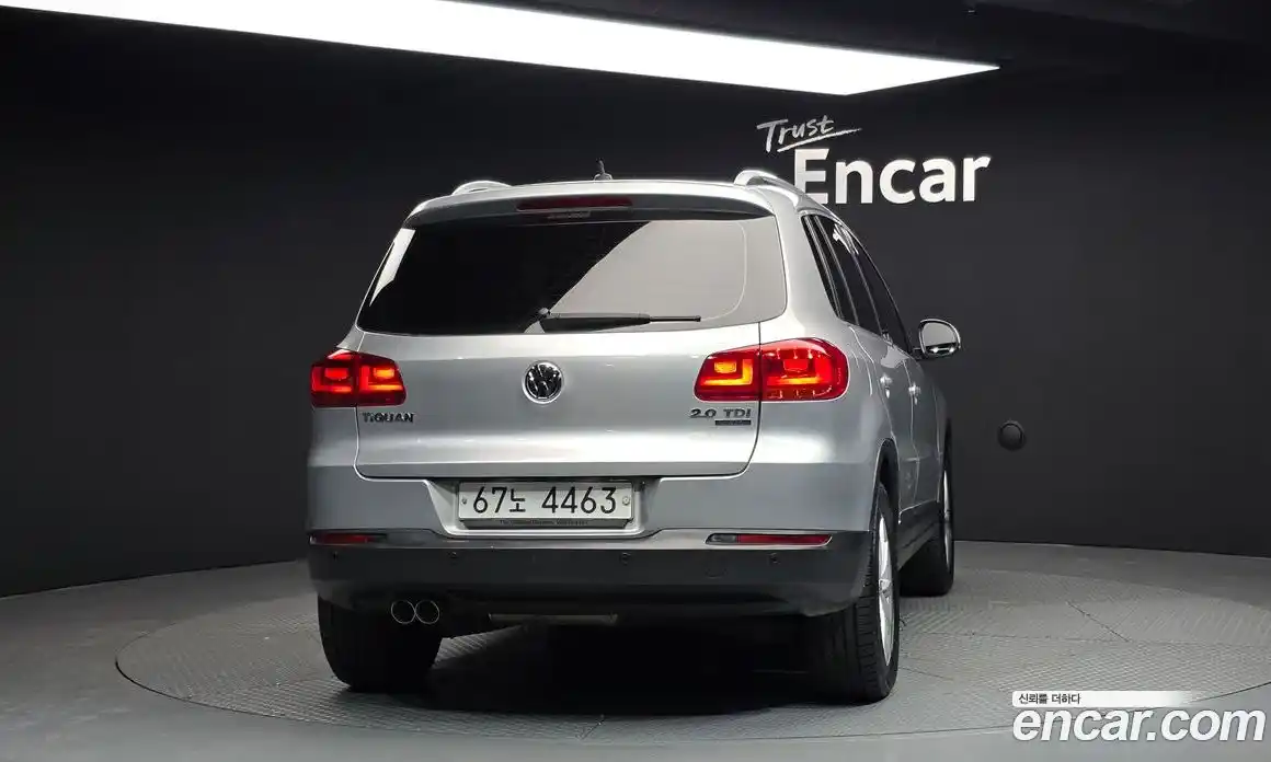 Volkswagen Tiguan 2015 2.0 Автомат в Москве № 199217, фото 4