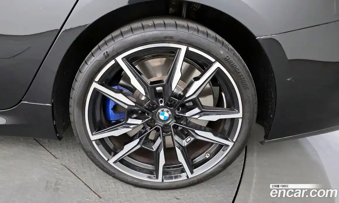 BMW 8-Series 2024 4.4 Автомат в Москве № 210245, фото 17