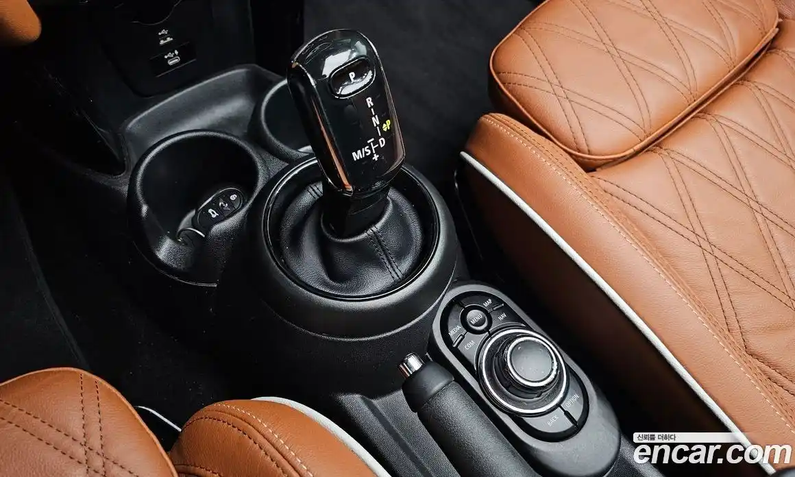 Mini Cooper Convertible 2022 2.0 Автомат в Москве № 214145, фото 9