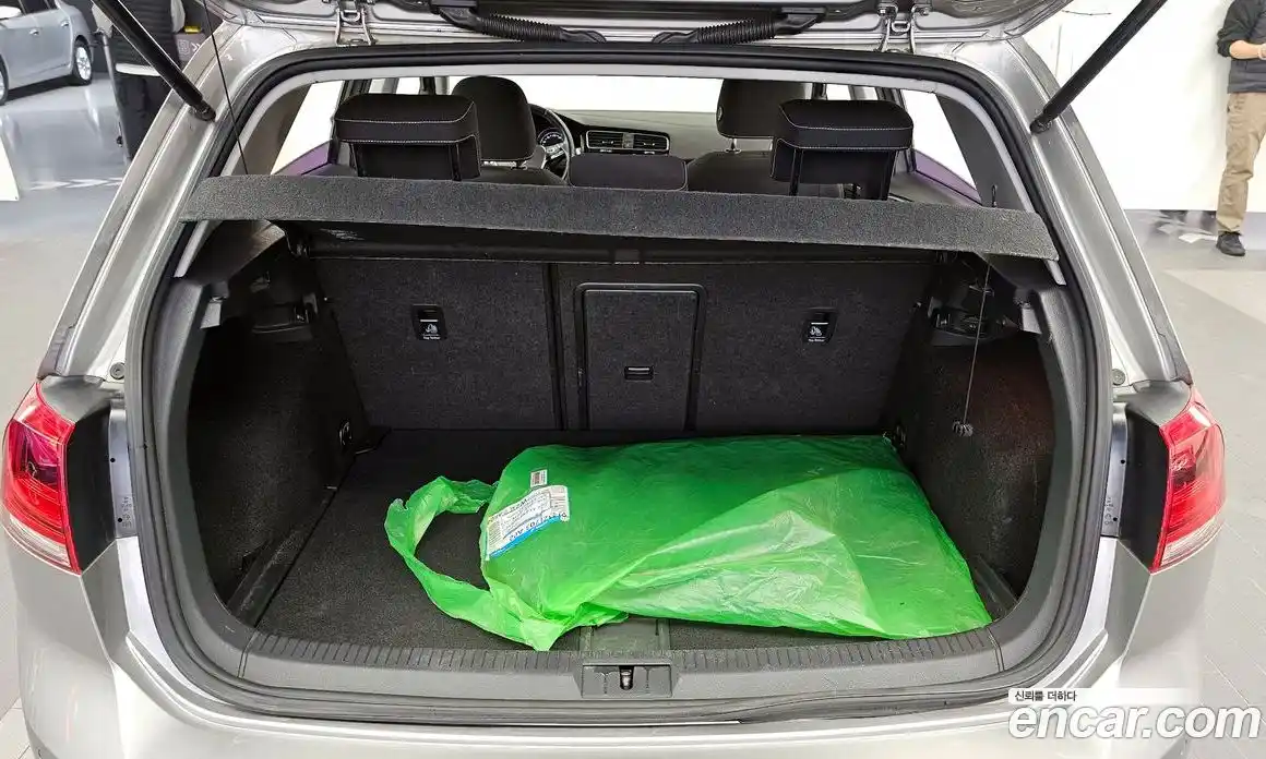 Volkswagen Golf 2015 1.6 Автомат в Москве № 215298, фото 14