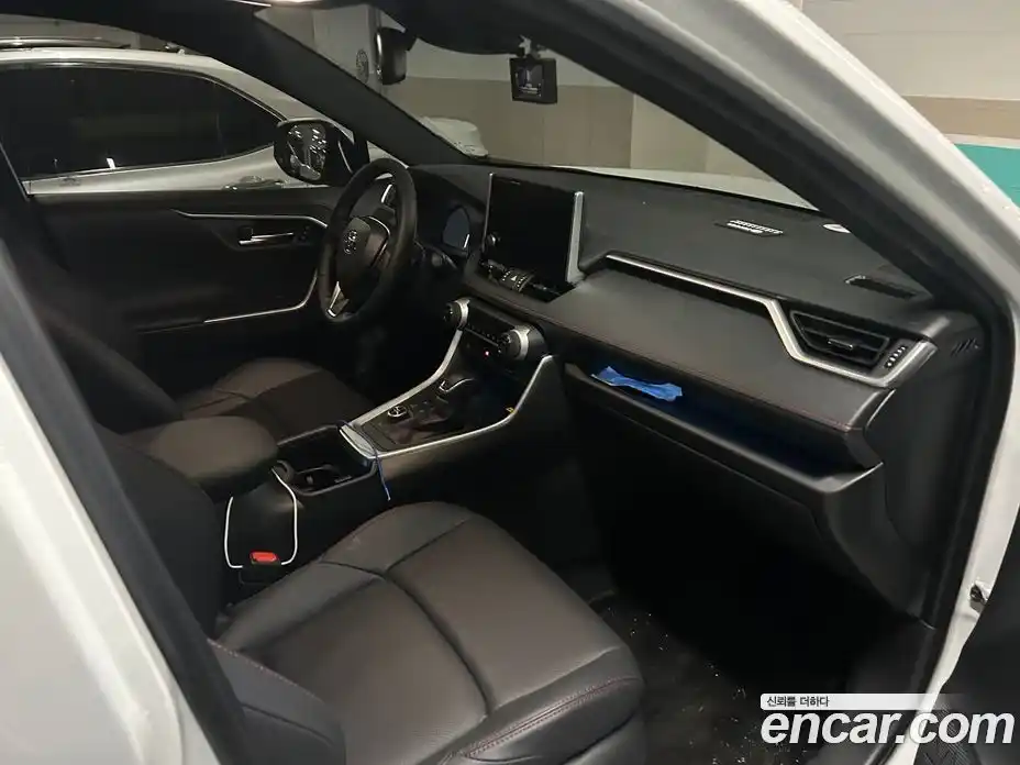 Toyota RAV4 2025 2.5 Автомат в Москве № 215571, фото 1