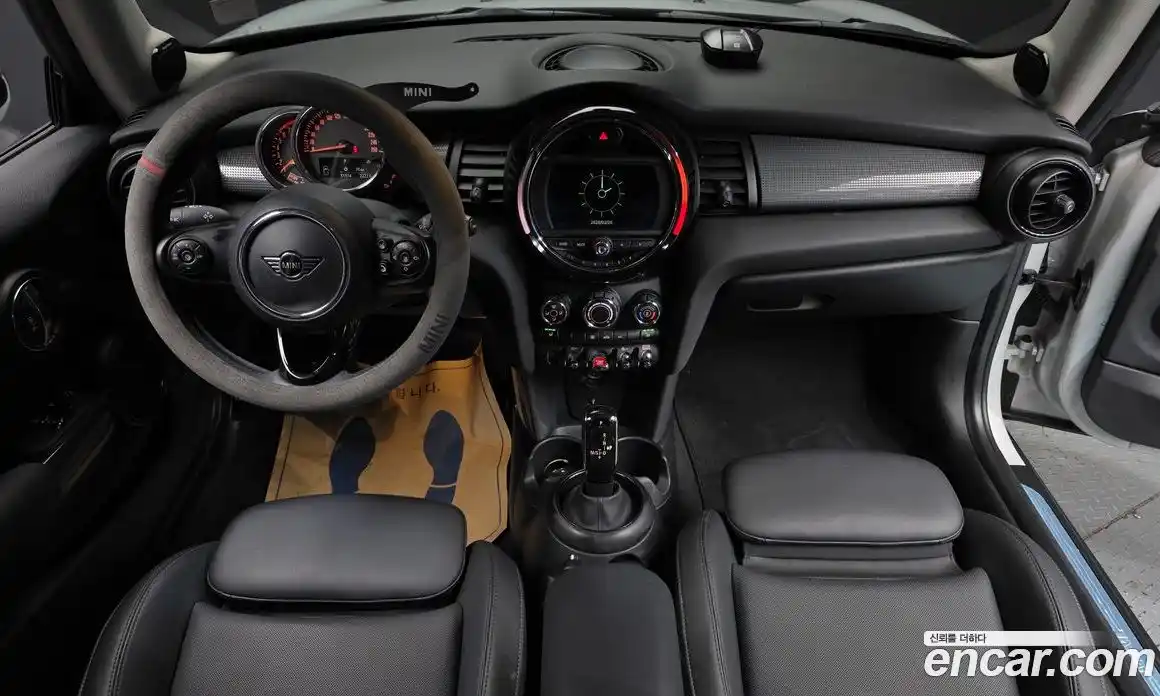 Mini Cooper 2021 1.5 Автомат в Москве № 221143, фото 18