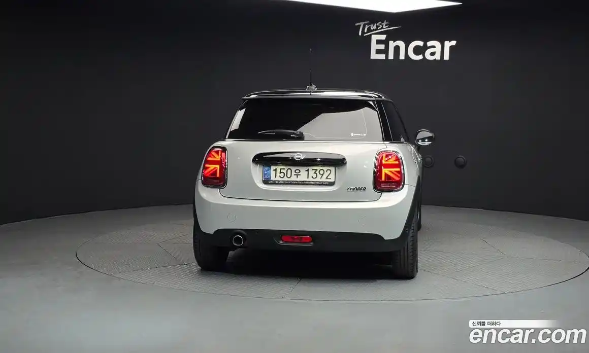 Mini Cooper 2021 1.5 Автомат в Москве № 221143, фото 9