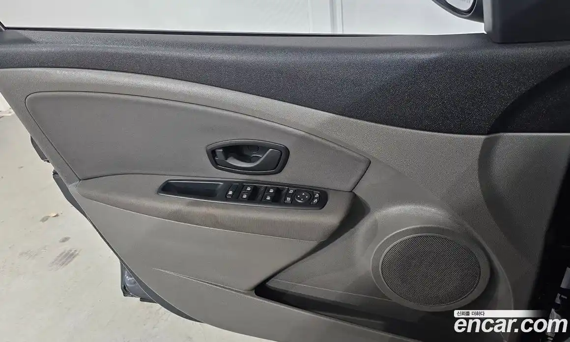 Renault SM3 2012 1.6 Автомат в Москве № 226149, фото 14