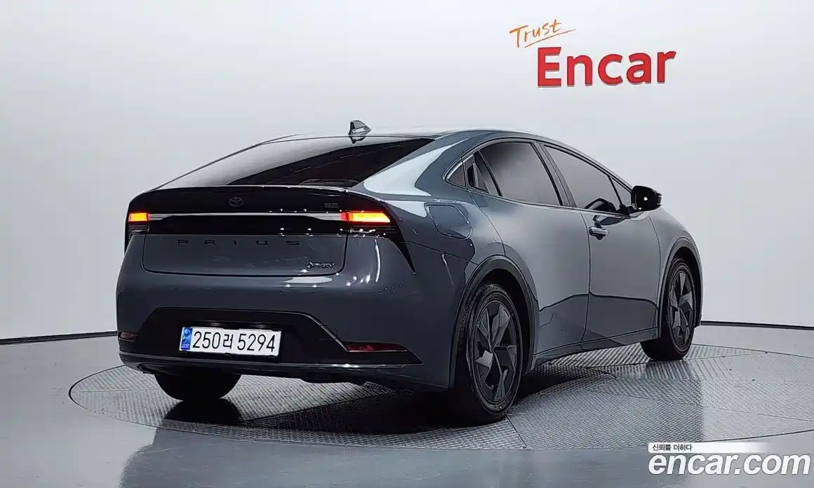 Toyota Prius 2024 2.0 Автомат в Москве № 232831, фото 12