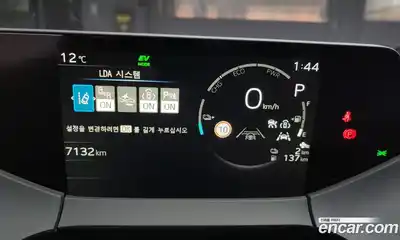 Toyota Prius 2024 2.0 Автомат в Москве № 232831, миниатюра 9