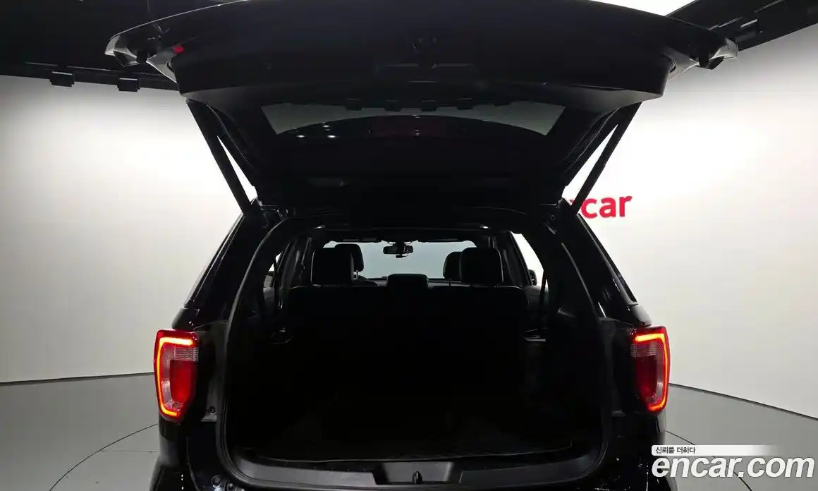 Ford Explorer 2017 2.3 Автомат в Москве № 247203, фото 19