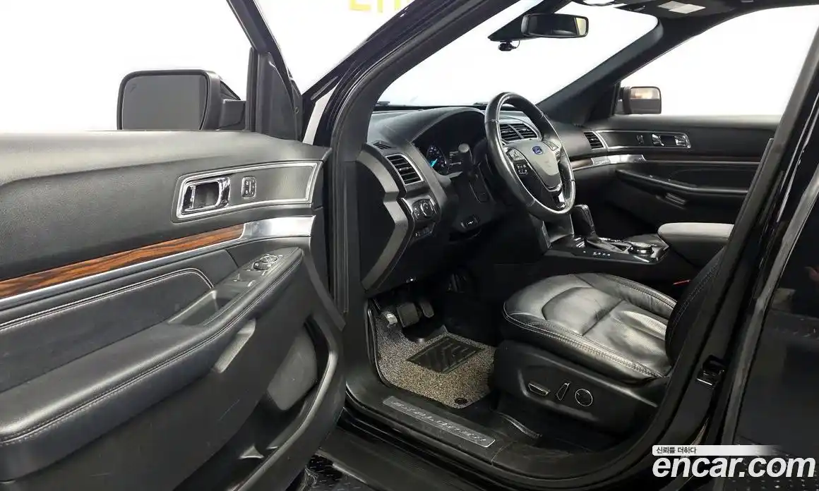 Ford Explorer 2017 2.3 Автомат в Москве № 247203, фото 2