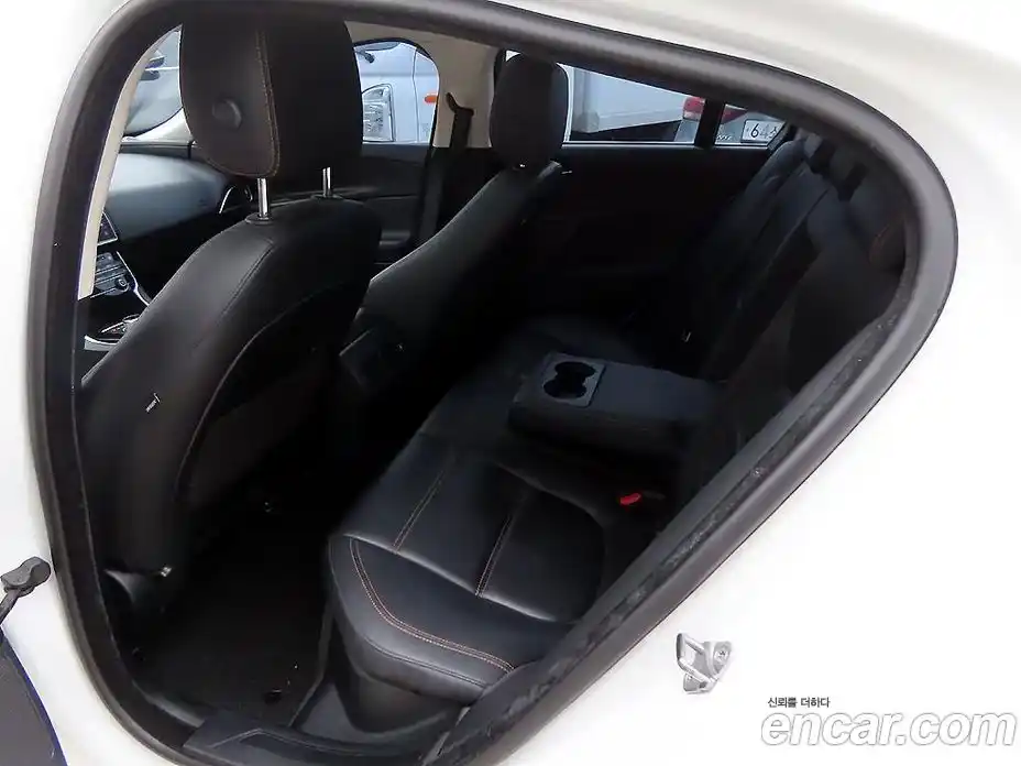 Jaguar XE 2016 2.0 Автомат в Москве № 248283, фото 6