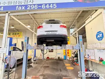 Volkswagen Tiguan 2014 2.0 Автомат в Москве № 255167, миниатюра 2