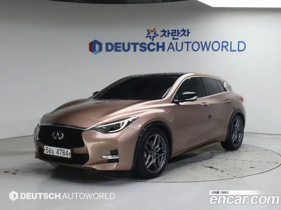 Infiniti Q30 2017 2.0 Автомат в Москве № 256154, фото 1