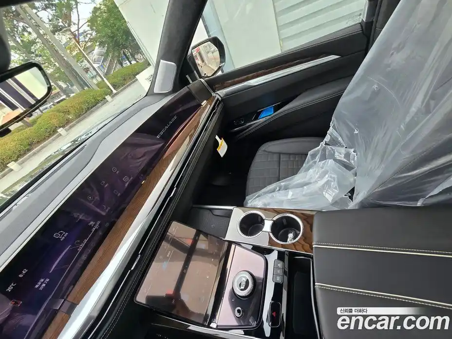 Cadillac Escalade 2025 6.2 Автомат в Москве № 256344, фото 9