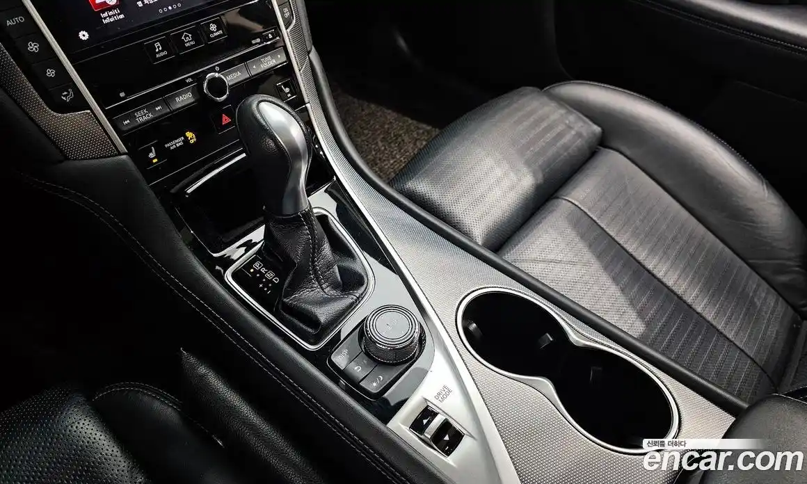 Infiniti Q50 2017 3.5 Автомат в Москве № 284127, фото 12