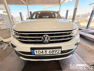 Volkswagen Tiguan 2024 2.0 Автомат в Москве № 301807, миниатюра 2