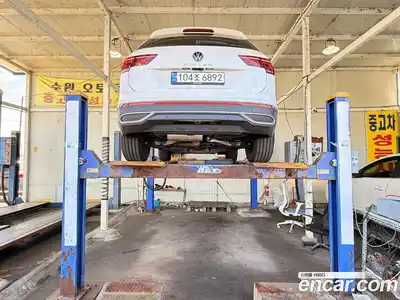 Volkswagen Tiguan 2024 2.0 Автомат в Москве № 301807, миниатюра 3