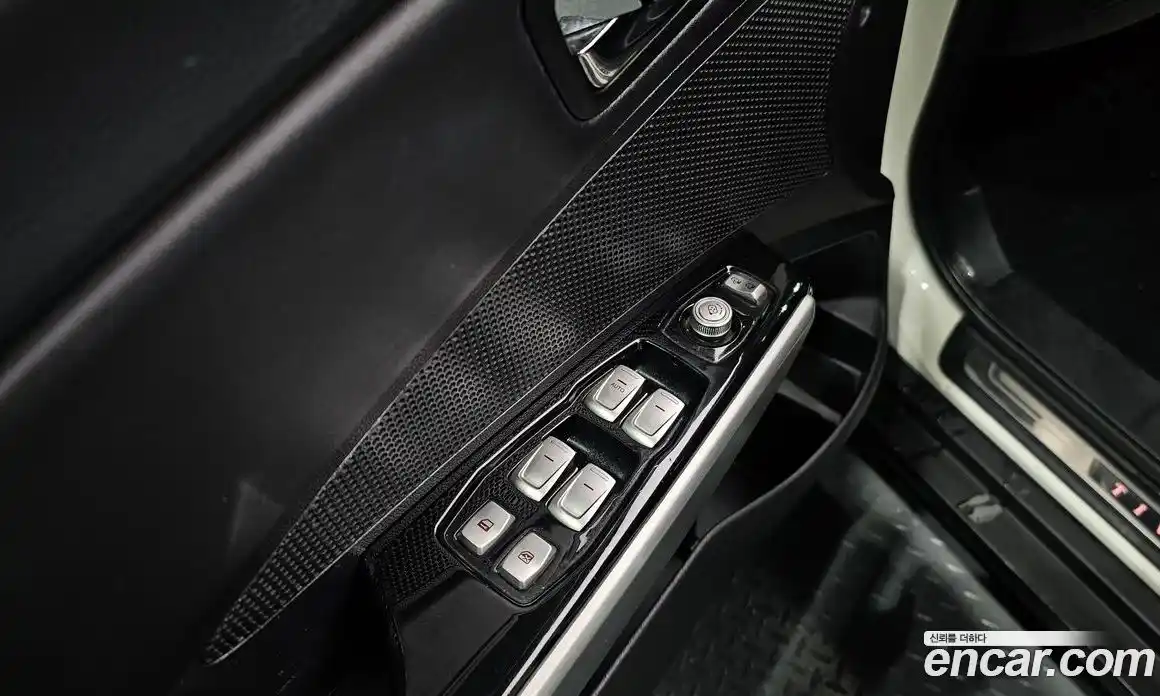 SsangYong TIBOLI 2015 1.6 Автомат в Москве № 31016, фото 16