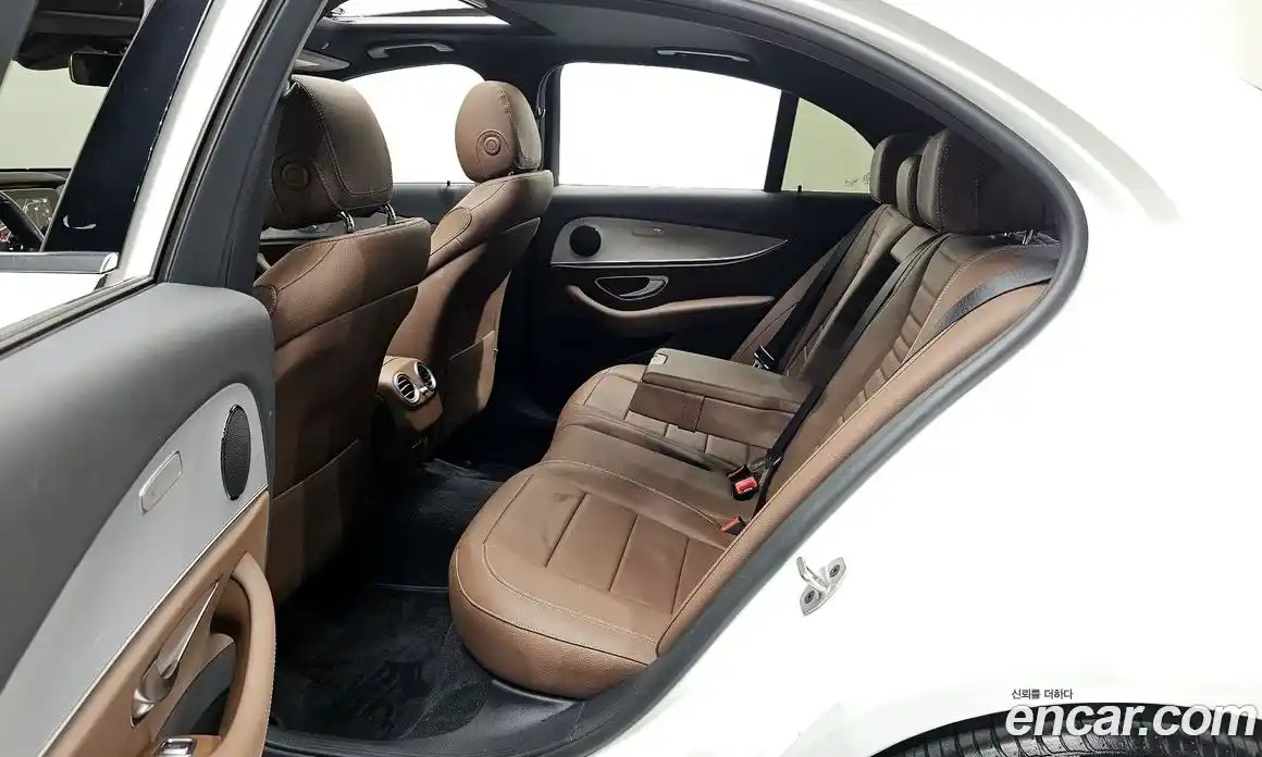 Mercedes-Benz E-Class 2021 2.0 Автомат в Москве № 325100, фото 15