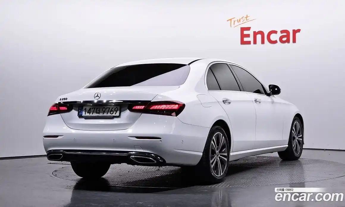 Mercedes-Benz E-Class 2021 2.0 Автомат в Москве № 325100, фото 20