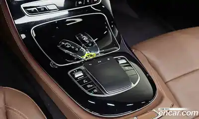 Mercedes-Benz E-Class 2021 2.0 Автомат в Москве № 325100, миниатюра 5