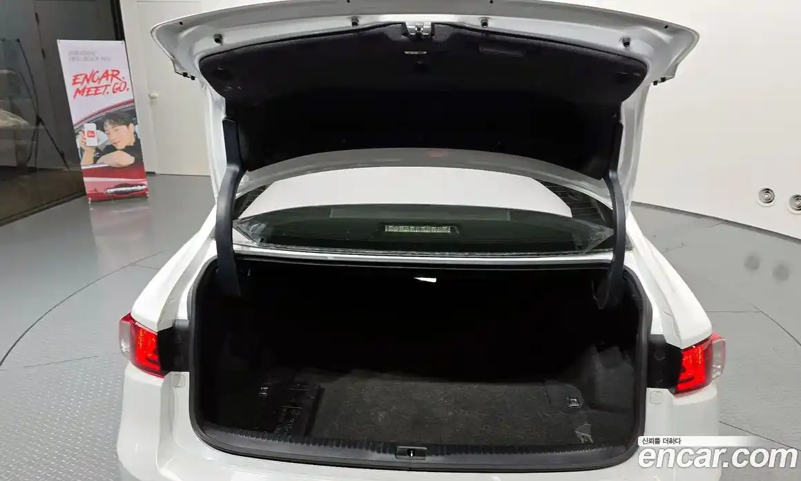 Lexus IS 2014 2.5 Автомат в Москве № 329595, фото 17