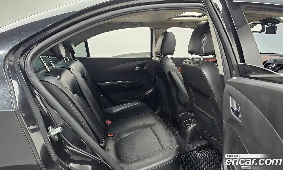 Chevrolet Aveo 2014 1.6 Автомат в Москве № 37321, фото 15