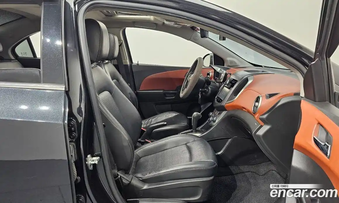 Chevrolet Aveo 2014 1.6 Автомат в Москве № 37321, фото 17