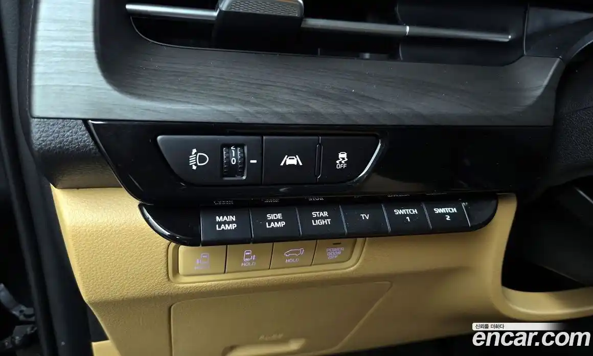 Kia Canival 2023 3.5 Автомат в Москве № 401053, фото 17