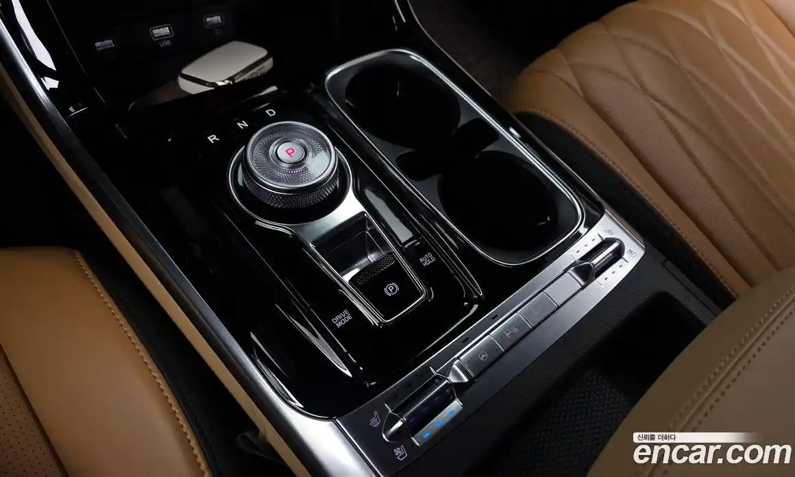 Kia Canival 2023 3.5 Автомат в Москве № 401053, фото 9