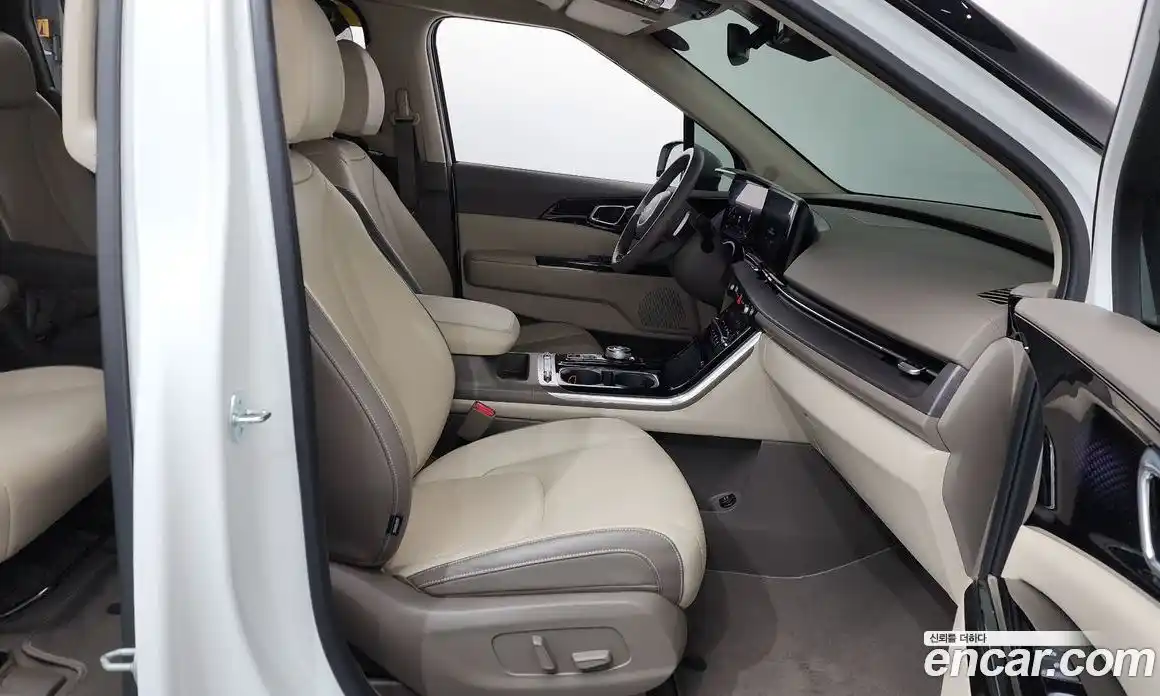 Kia Canival 2023 2.2 Автомат в Москве № 402260, фото 11