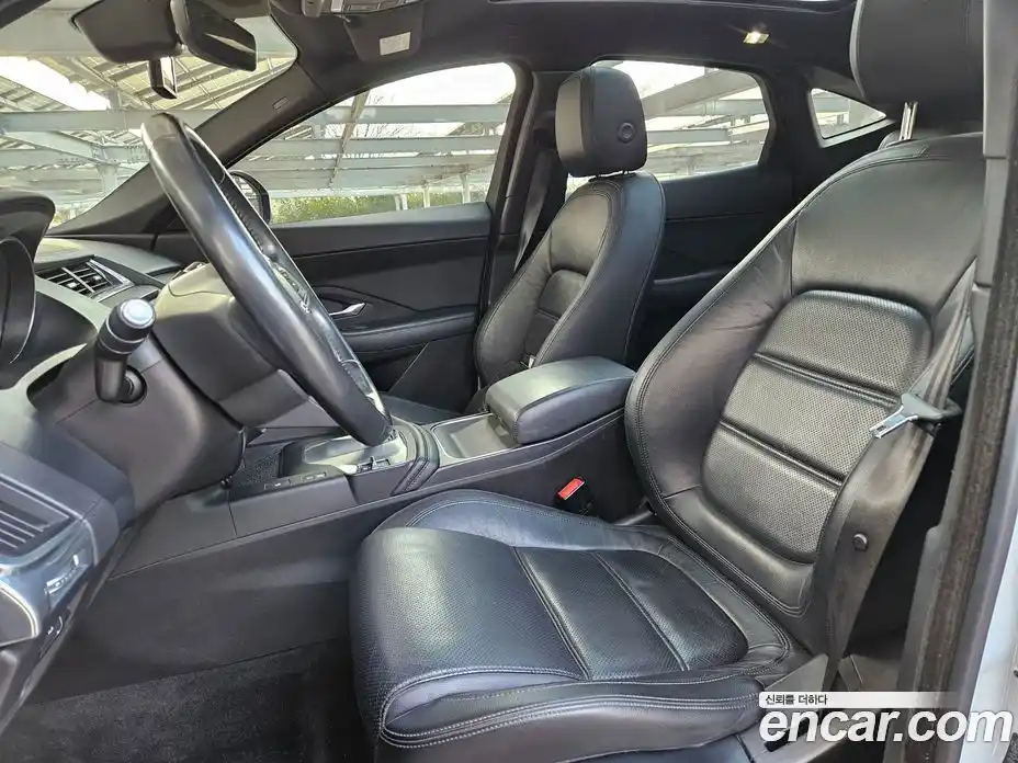 Jaguar E-Pace 2018 2.0 Автомат в Москве № 433474, фото 10