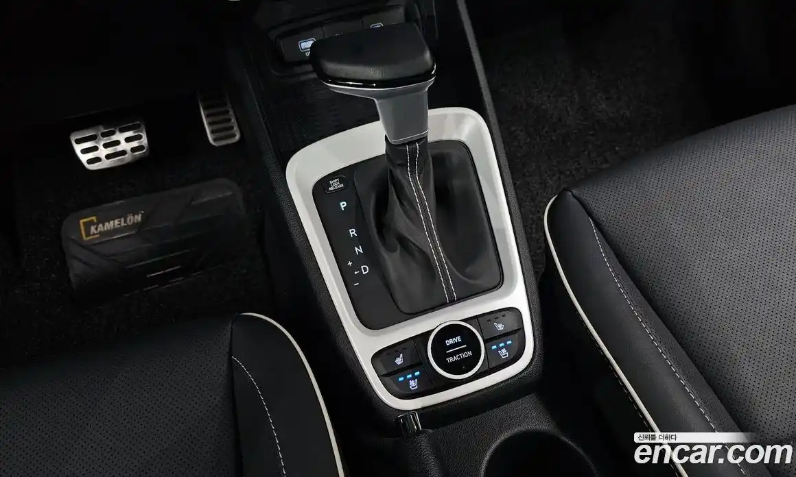 Hyundai Venue 2023 1.6 Автомат в Москве № 449238, фото 9