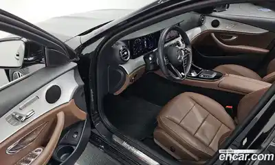 Mercedes-Benz E-Class 2021 2.0 Автомат в Москве № 466158, миниатюра 11