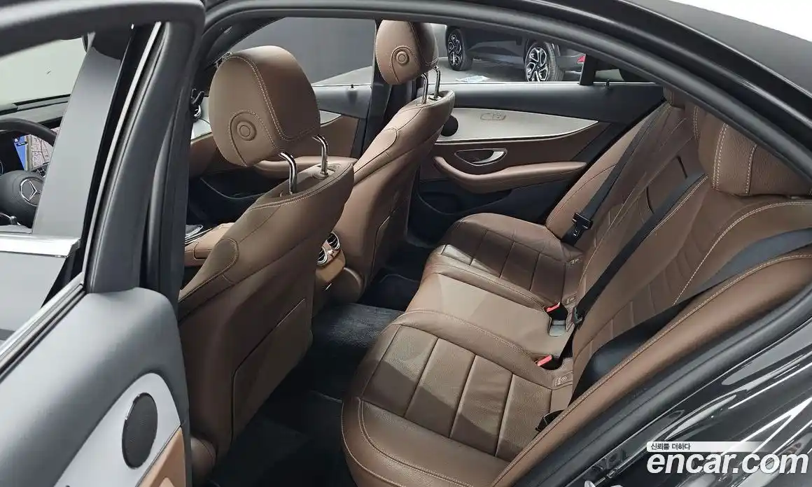 Mercedes-Benz E-Class 2021 2.0 Автомат в Москве № 466158, фото 12