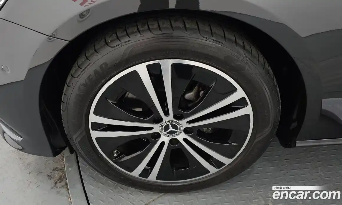 Mercedes-Benz E-Class 2021 2.0 Автомат в Москве № 466158, фото 5