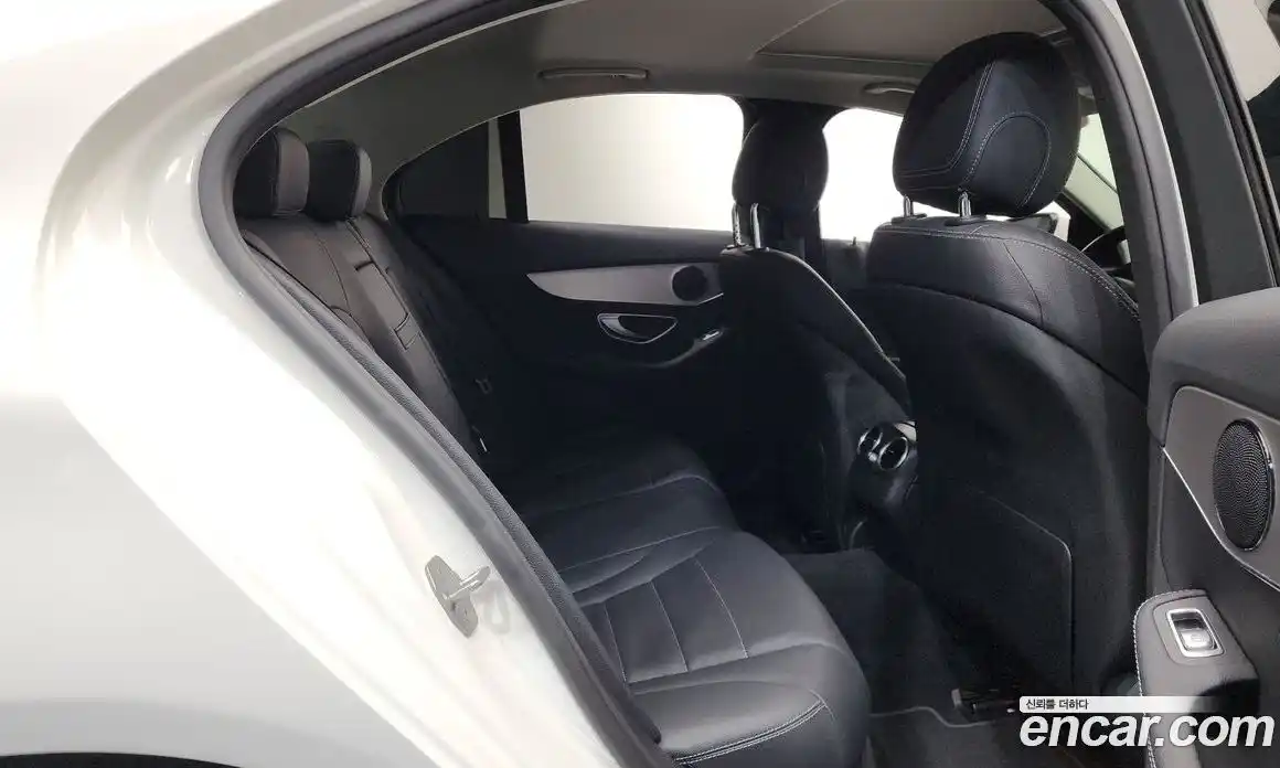 Mercedes-Benz C-Class 2018 2.0 Автомат в Москве № 466664, фото 12