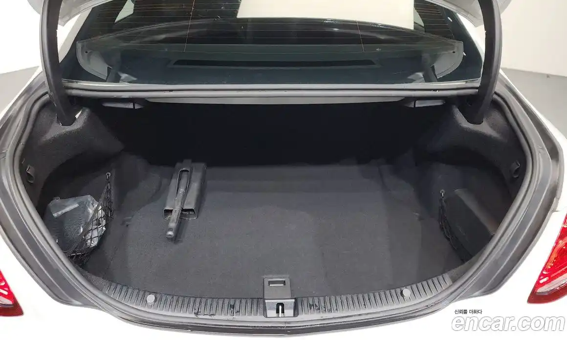 Mercedes-Benz C-Class 2018 2.0 Автомат в Москве № 466664, фото 20